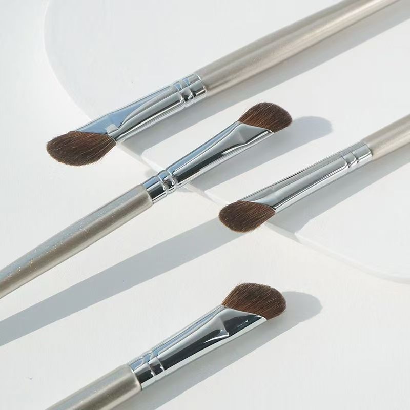 Small Silver Handle Angled Nose Shadow Brush Australia | Aestha Cosmetics